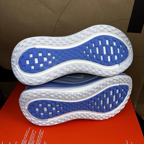 NEW Nike Vomero Plus Running Football Gray HV8154-003 Women's Size 8 - Picture 5 of 7